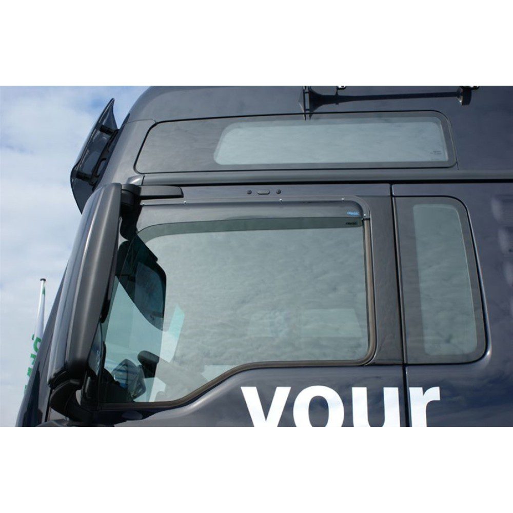 Ανεμοθραύστες Εμπρόσθιοι Φορτηγού Nissan Cabstar 2006-2013 2τμχ Climair